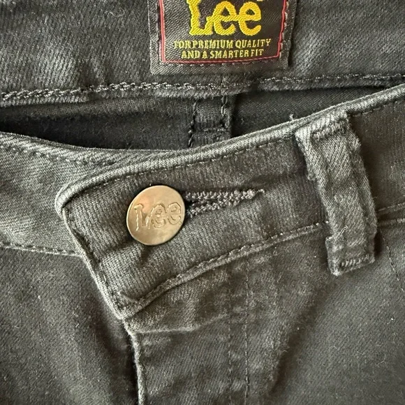 Lee Black Flare Leg Jeans Size 6 – Stylish & Versatile, Excellent Condition - Picture 3 of 5